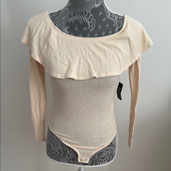 Express Off-Shoulder Ribbed Bodysuit - Picture 5 of 5